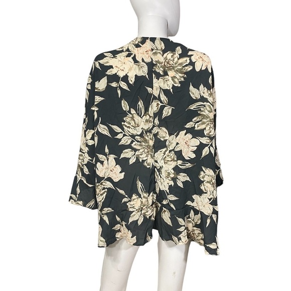 Charlotte Russe Floral Grey Boho Cardigan Top - Picture 5 of 6